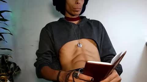 Enzo Moretti online show from November 18, 1:53 am