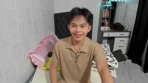 Snapshot of toshirokunn chatting on December 21, 12:59 pm Toshiro online show from December 21, 12:59 pm