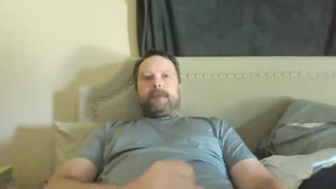Snapshot of totalpackage2089 chatting on October 12, 4:01 pm Big Daddy Balls online show from October 12, 4:01 pm