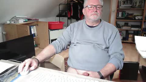 Snapshot of toto758 chatting on October 13, 11:49 am toto758 online show from October 13, 11:49 am