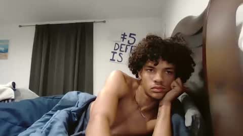 Snapshot of totxxx335 chatting on October 25, 2:13 am totxxx335 online show from October 25, 2:13 am