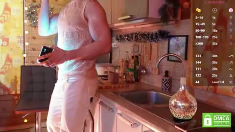 Snapshot of touch_of_eros chatting on January 23, 6:17 am Paul online show from January 23, 6:17 am