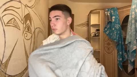 Max online show from November 15, 7:05 pm