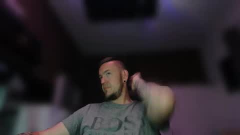 tox123673238 online show from April 28, 8:24 pm