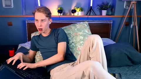 Max online show from March 14, 10:22 am