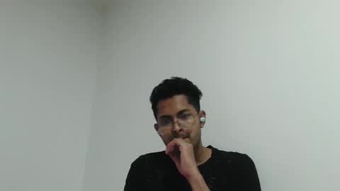 Snapshot of toy_sweet chatting on February 10, 12:30 am Xander online show from February 10, 12:30 am