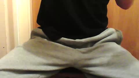 Snapshot of trackielad21 chatting on December 4, 7:34 pm trackielad online show from December 4, 7:34 pm