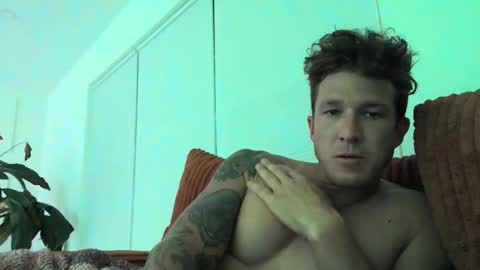 trash_man1989 online show from November 30, 1:07 am