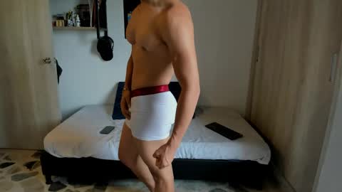 travis bakerr online show from April 5, 6:15 pm