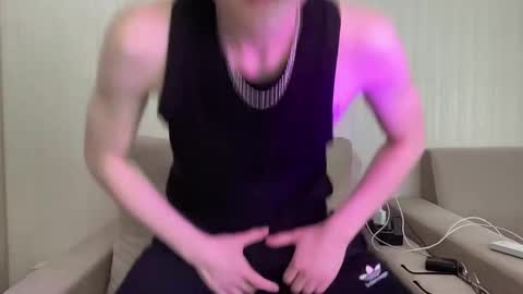 Travis online show from April 9, 6:19 am