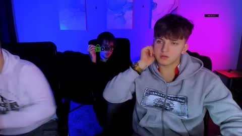 Travis online show from February 20, 9:33 am