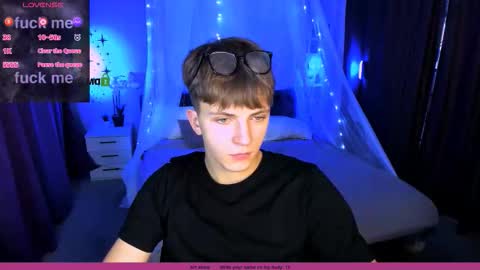 Travis online show from November 8, 9:07 pm