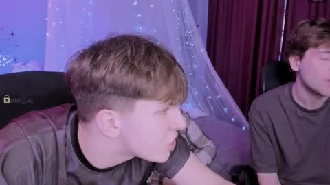 Travis online show from March 12, 10:01 am