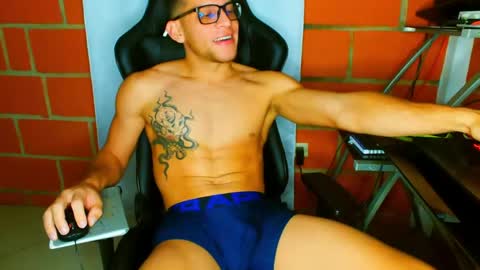 TRAVIS. online show from April 29, 3:44 am