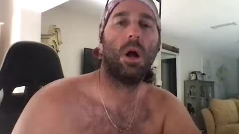 TravisKenn online show from May 8, 1:44 pm