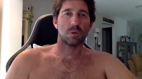 Snapshot of traviskenn chatting on September 11, 6:51 pm TravisKenn online show from September 11, 6:51 pm