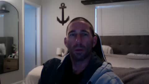 Snapshot of traviskenn chatting on December 2, 12:38 pm TravisKenn online show from December 2, 12:38 pm