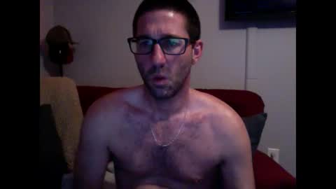Snapshot of traviskenn chatting on February 22, 2:39 am TravisKenn online show from February 22, 2:39 am