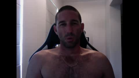 Snapshot of traviskenn chatting on March 2, 6:13 pm TravisKenn online show from March 2, 6:13 pm
