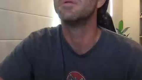 TravisKenn online show from May 11, 6:05 pm