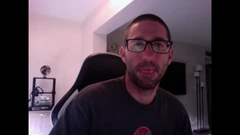 Snapshot of traviskenn chatting on March 6, 1:03 pm TravisKenn online show from March 6, 1:03 pm