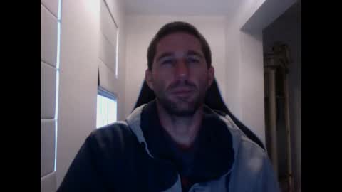 Snapshot of traviskenn chatting on January 22, 12:49 pm TravisKenn online show from January 22, 12:49 pm