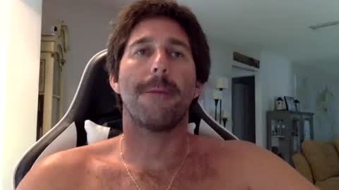 Snapshot of traviskenn chatting on September 16, 7:04 pm TravisKenn online show from September 16, 7:04 pm
