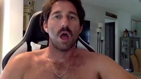 Snapshot of traviskenn chatting on September 30, 6:55 pm TravisKenn online show from September 30, 6:55 pm