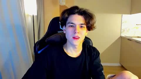 travisrivas online show from March 10, 12:33 pm