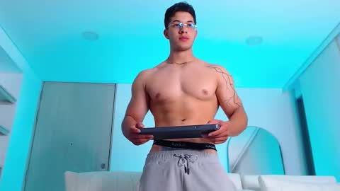 Travis online show from October 22, 11:52 pm