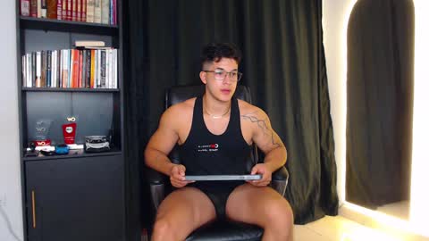 Snapshot of traviss_joplin chatting on March 5, 11:27 pm Travis online show from March 5, 11:27 pm