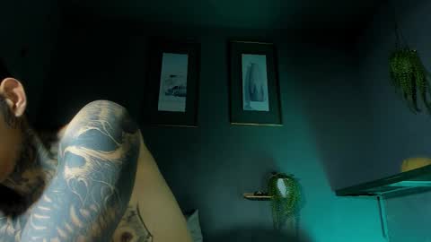 Snapshot of travistanner28 chatting on October 13, 3:34 am TRAV - INDEPENDENT MODEL online show from October 13, 3:34 am