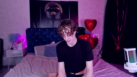 Snapshot of trevorbenson chatting on February 2, 7:14 pm TrevorBenson online show from February 2, 7:14 pm
