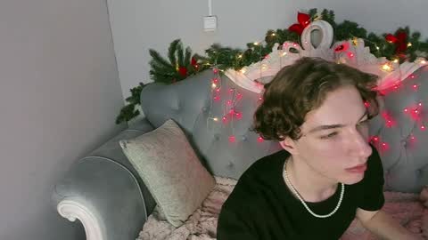Snapshot of trevorbenson chatting on December 22, 8:03 pm TrevorBenson online show from December 22, 8:03 pm