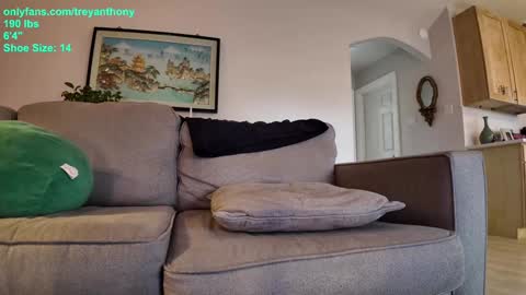Snapshot of treyanthony chatting on January 10, 3:58 pm decentanthony online show from January 10, 3:58 pm