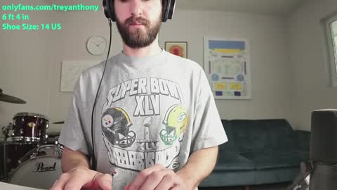 Snapshot of treyanthony chatting on January 25, 3:41 pm decentanthony online show from January 25, 3:41 pm