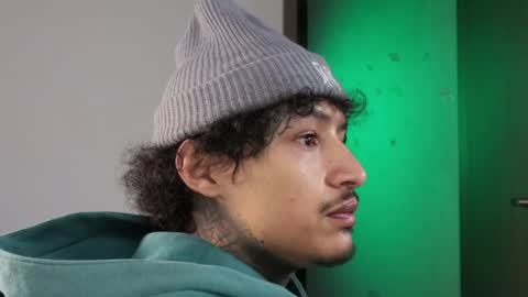 - trieone online show from April 29, 3:06 pm