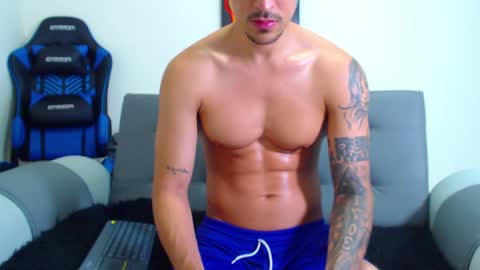 Snapshot of tristan_bm chatting on January 17, 1:36 am tristan bm online show from January 17, 1:36 am