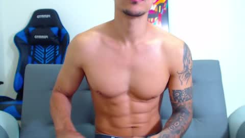 Snapshot of tristan_bm chatting on December 15, 4:15 pm tristan bm online show from December 15, 4:15 pm