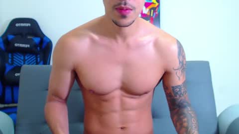 Snapshot of tristan_bm chatting on January 19, 2:38 pm tristan bm online show from January 19, 2:38 pm