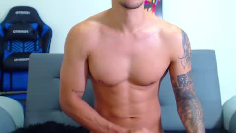 Snapshot of tristan_bm chatting on January 17, 3:11 pm tristan bm online show from January 17, 3:11 pm