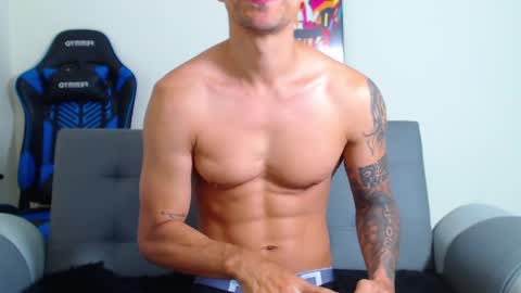 Snapshot of tristan_bm chatting on January 4, 3:49 pm tristan bm online show from January 4, 3:49 pm