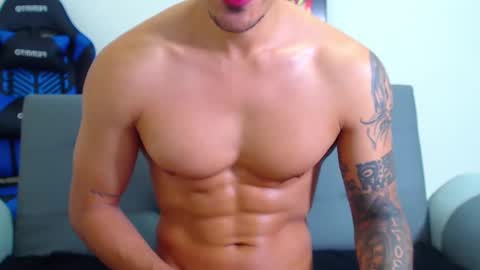 Snapshot of tristan_bm chatting on January 20, 4:01 pm tristan bm online show from January 20, 4:01 pm