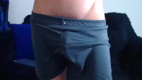 Snapshot of tristan_bm chatting on February 5, 6:37 pm tristan bm online show from February 5, 6:37 pm