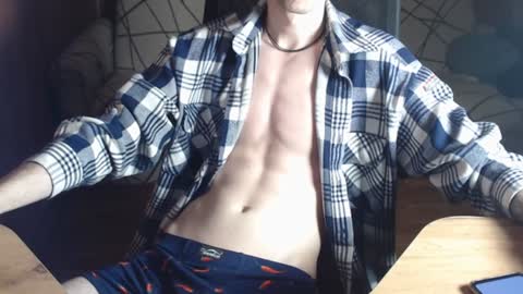 Snapshot of trone41 chatting on January 21, 4:33 pm I POST MY FUCKING VIDEOS AND PICS online show from January 21, 4:33 pm