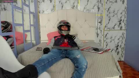 Troy online show from November 1, 7:18 pm