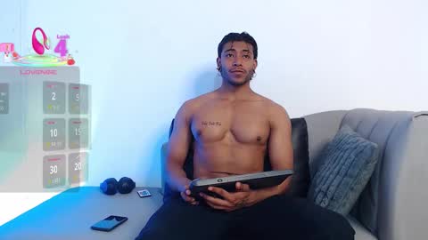 Snapshot of troy_lee1 chatting on September 22, 2:49 pm online show from September 22, 2:49 pm