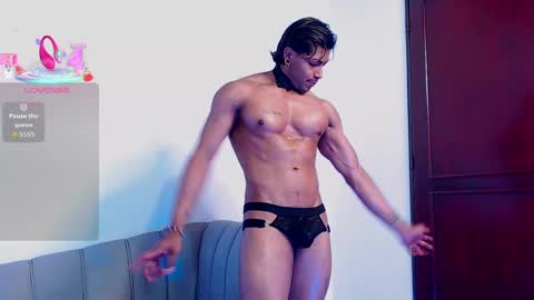 Snapshot of troy_lee1 chatting on September 15, 4:19 pm online show from September 15, 4:19 pm