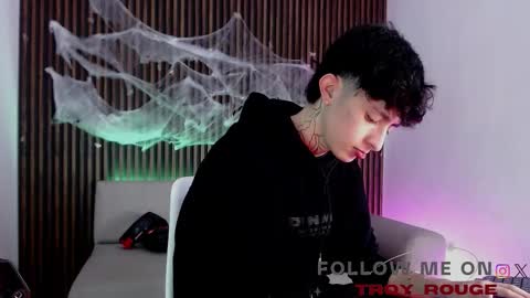 Troy online show from October 27, 7:05 pm