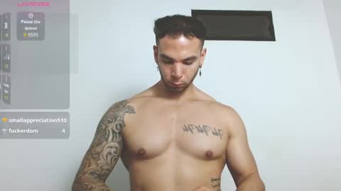 Snapshot of troy_walker7 chatting on September 25, 12:31 am sebas online show from September 25, 12:31 am